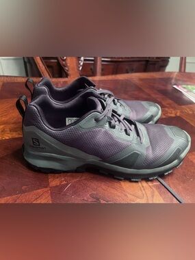 Salomon Men's Trail running hiking Shoes Charcoal size 10